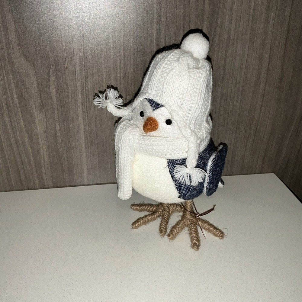 Target 2016 Clipper the Winter Bird hat and scarf with tag Christmas Decor
